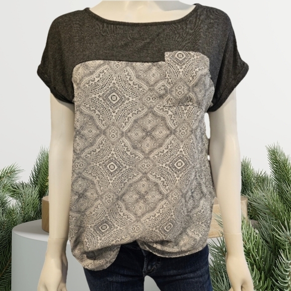 Knox Rose Cap Sleeve Color Block Round Hem Top Size S - Picture 2 of 9